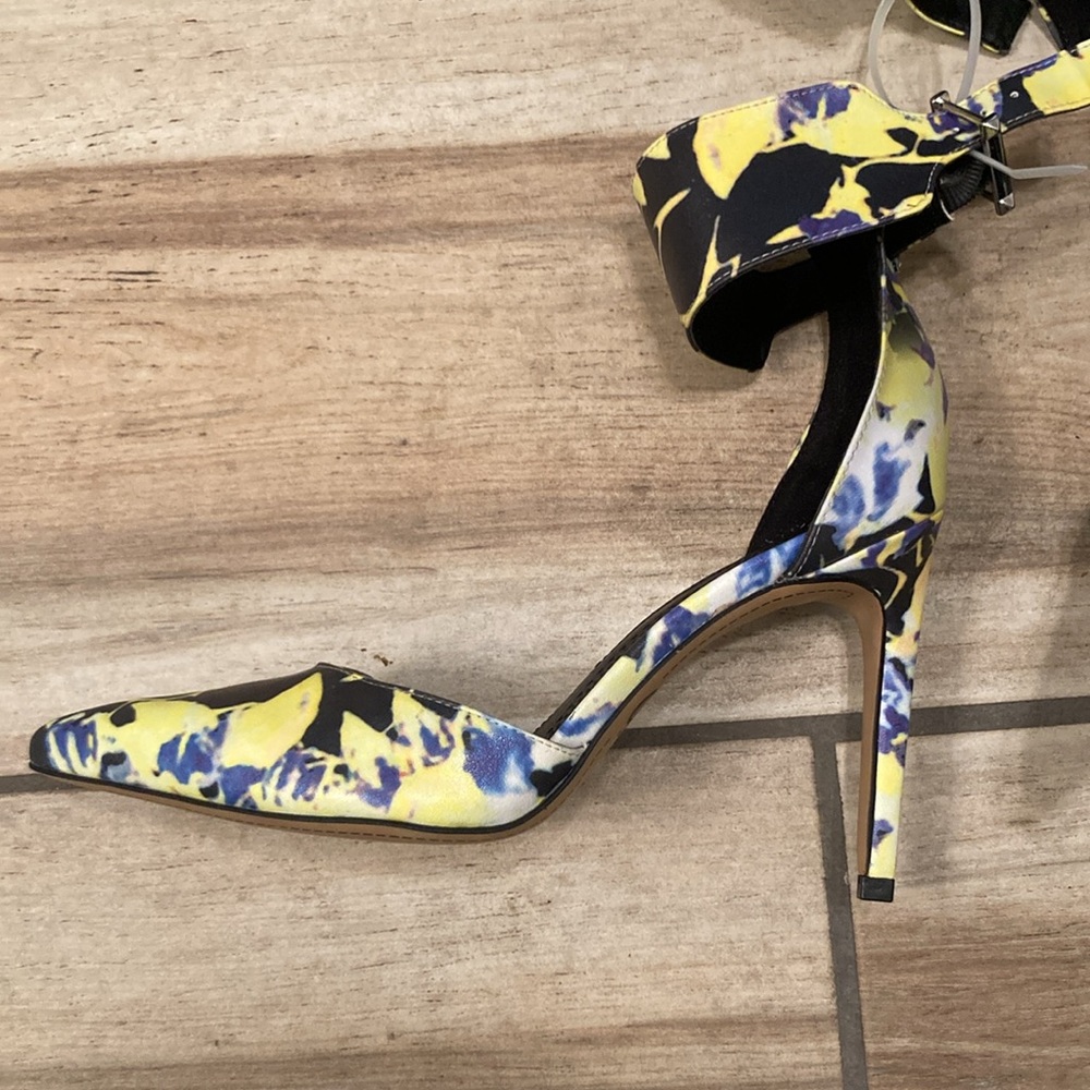Circus NY by Sam Edelman Women's Maddy
Dress Pump Gently Used Worn inside - Picture 3 of 12